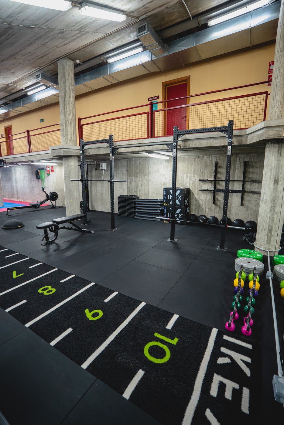 Centro para disciplinas especializadas equipado por IKEX
